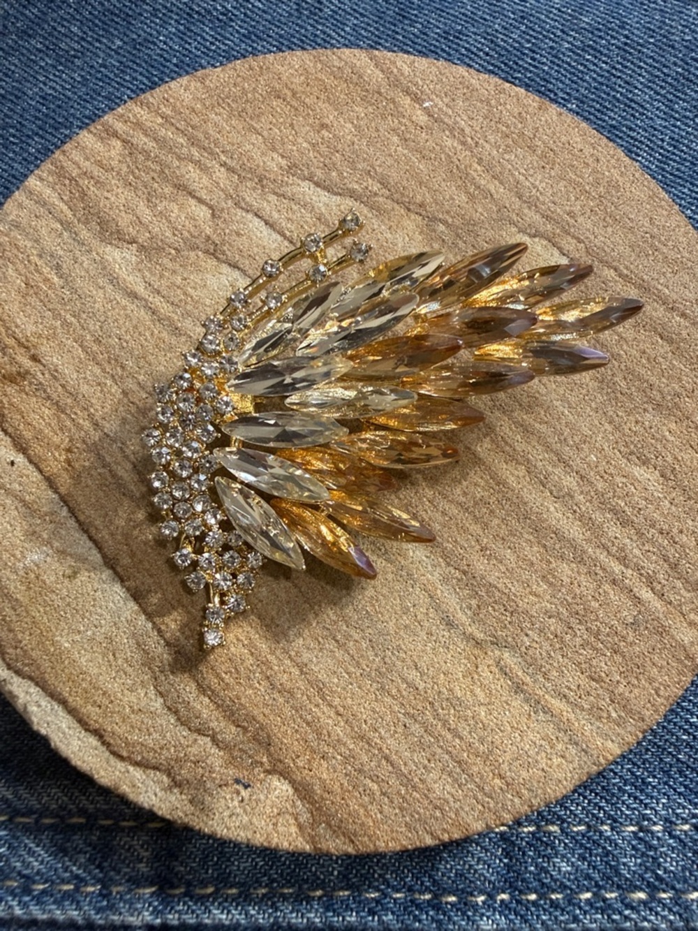Fashion Gold Crystal Wing Brooch - Elegant Women's Jewelry